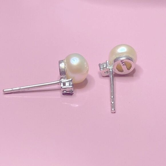 💛 14k White Gold Plated Designer Faux Pearl & CZ Stud Earrings - Picture 5 of 7